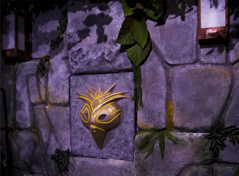 Décor immersif d'escape game conçu par Les Francs Limiers
